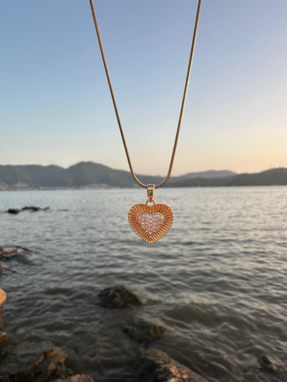 Noura Necklace | Çelik kalp Kolye - Görsel 3
